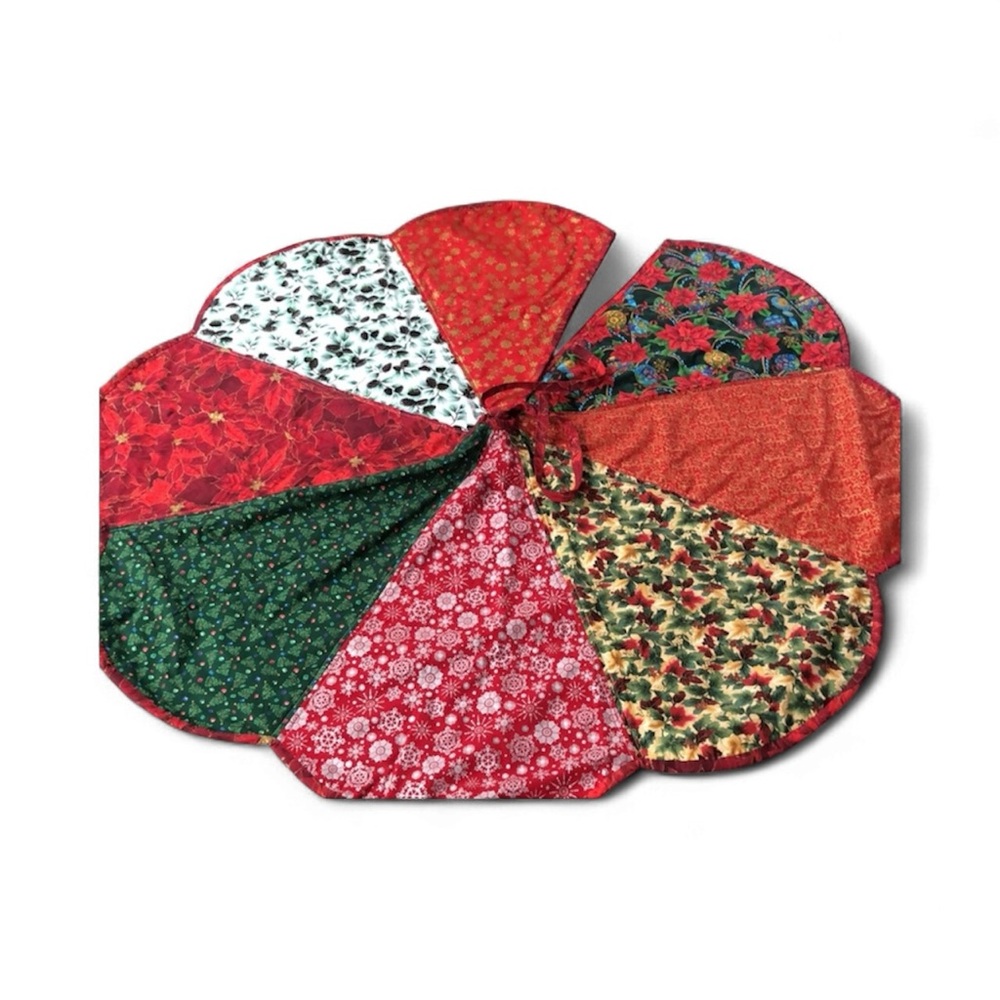 Quilted - Reversible - Christmas Tree Skirt